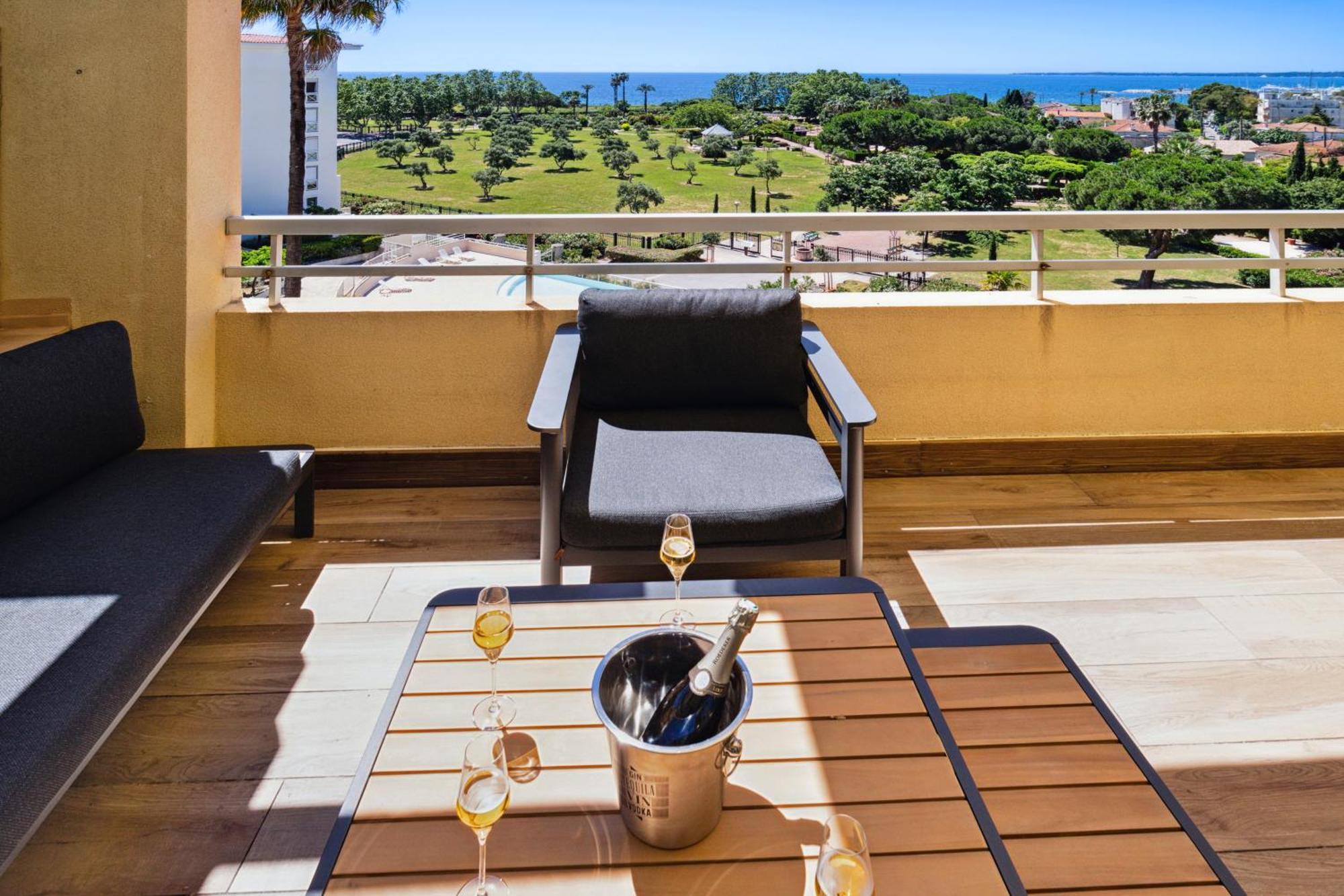 Duplex Villa Les Pins 89M2 Et Terrasse 30M2 Antibes Dış mekan fotoğraf