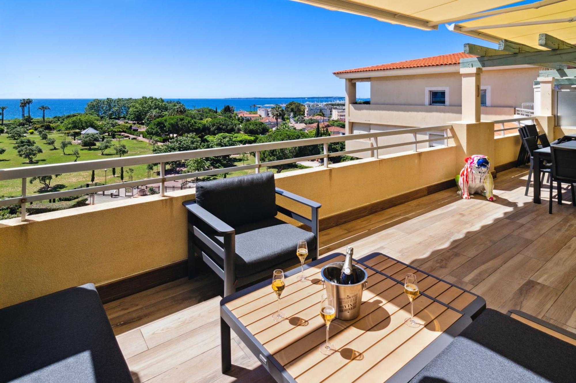Duplex Villa Les Pins 89M2 Et Terrasse 30M2 Antibes Dış mekan fotoğraf